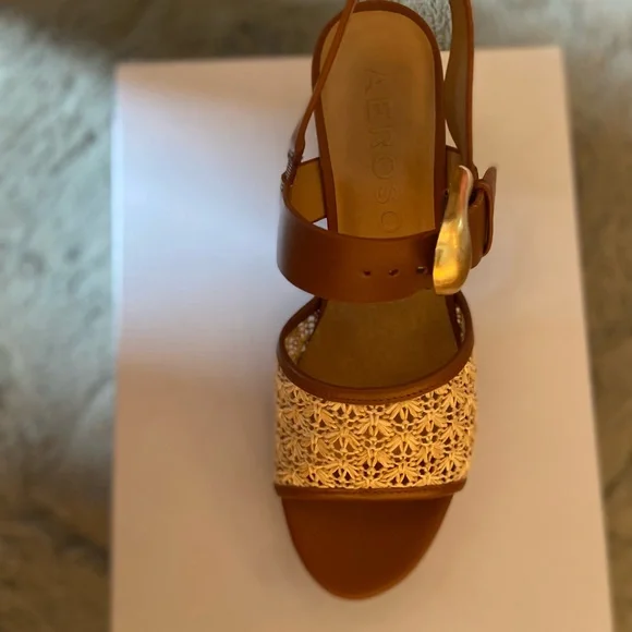 AEROSOLES Women's Tan and Brown Sandals - Picture 6 of 8